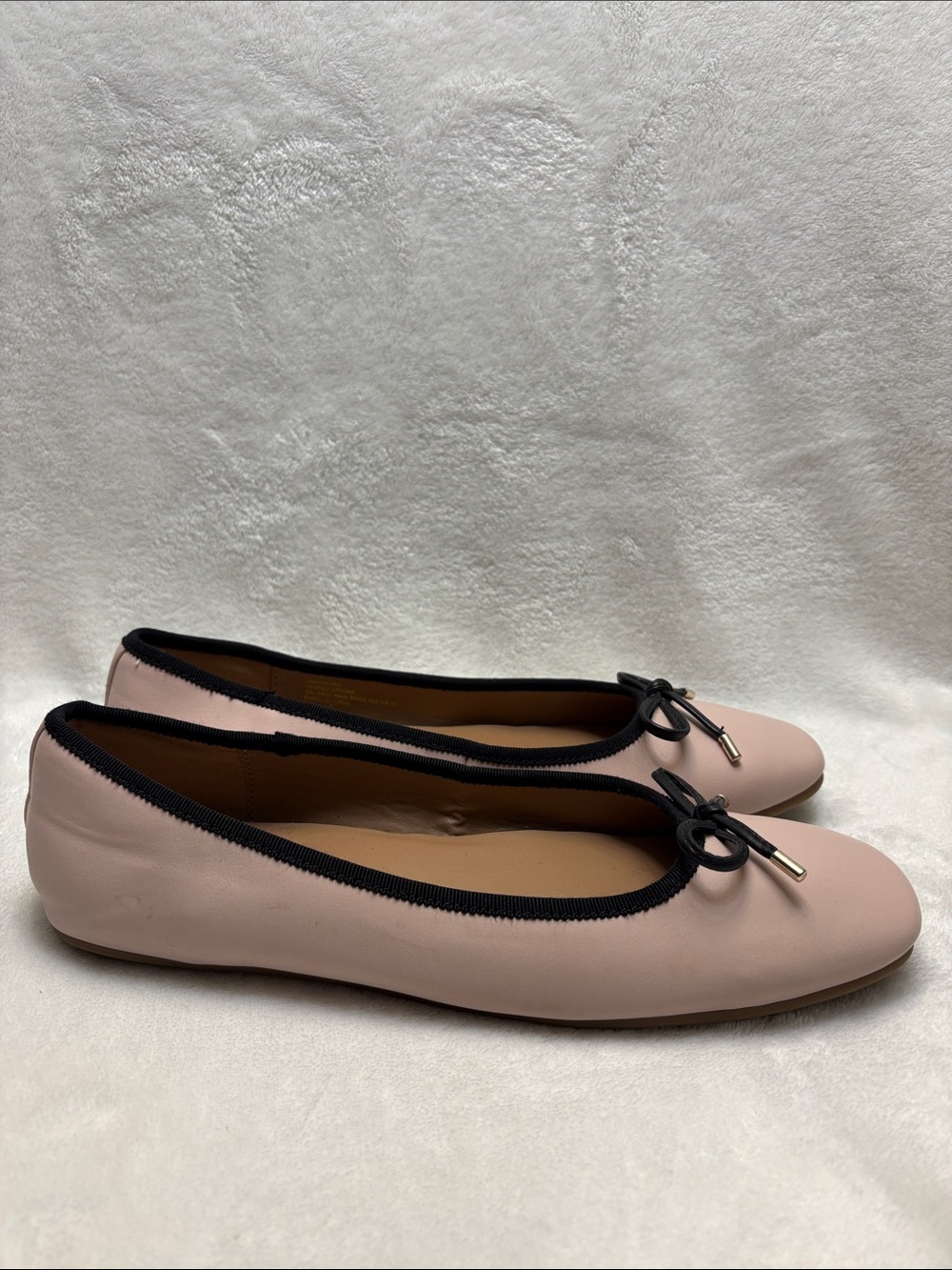 Aerosoles Women’s Pale Pink Ballet Flats with Black Trim Sz: 9 - Picture 4 of 7
